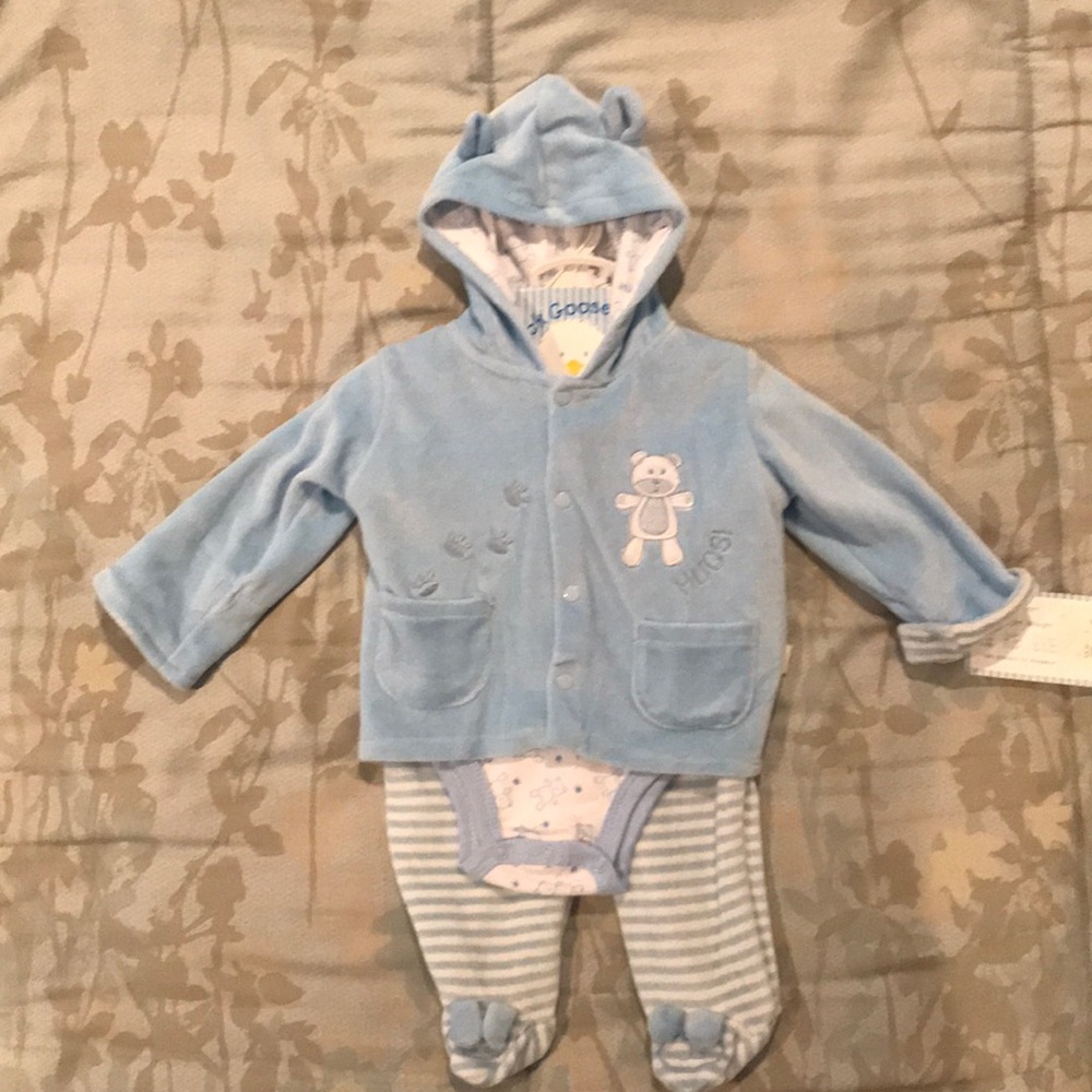 ❗️NWT❗️Adorable 3-piece baby set, 0-3 months 🐻